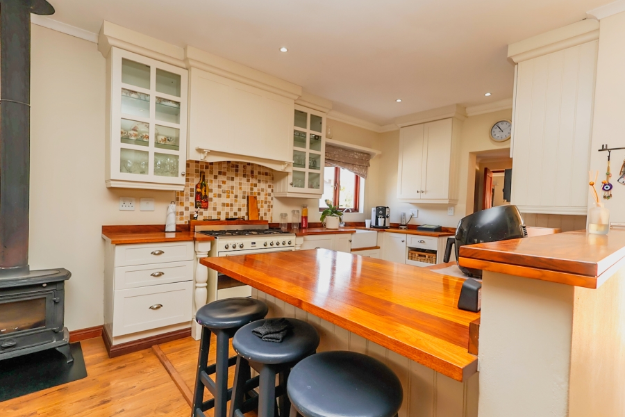 4 Bedroom Property for Sale in The Coves North West